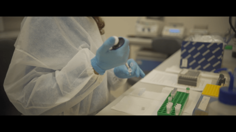 Meio e Saúde Sinais Vitais aborda o tratamento e a cura do câncer de mama | Meio e Saúde Brasil