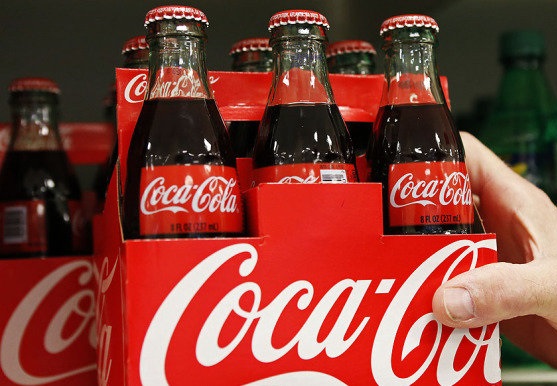 Nutricionista faz teste com Coca-Cola e assusta consumidores | #VirouViral
