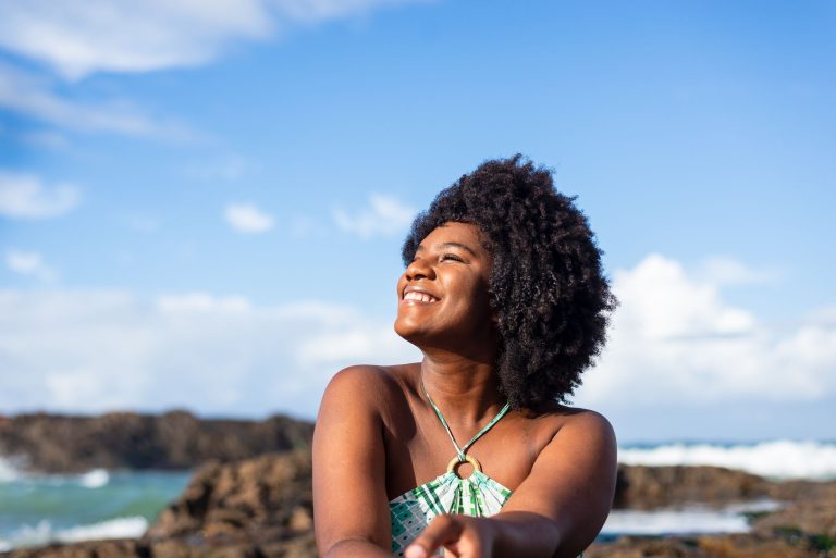 Como ser mais feliz? Médico dá dicas e explica como reconfigurar seu cérebro | Meio e Saúde Brasil CNN Brasil