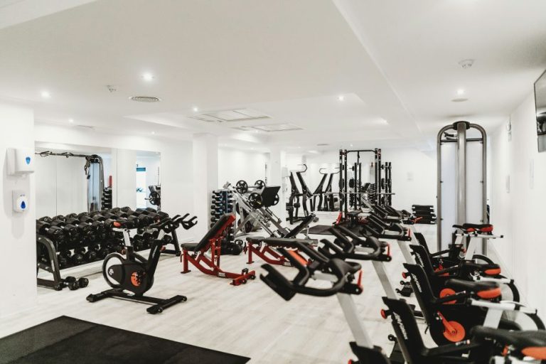 Crianças e adolescentes podem treinar? Veja dicas e exemplos de exercícios | Meio e Saúde Brasil