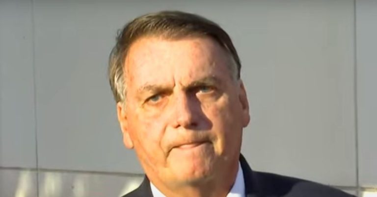 A resposta dos EUA sobre o uso de cartão de vacinação falso por Bolsonaro | Maquiavel