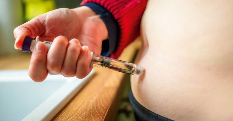 A crise das canetas emagrecedoras: brechas regulatórias geram oportunismo, charlatanismo e medicina ilegal