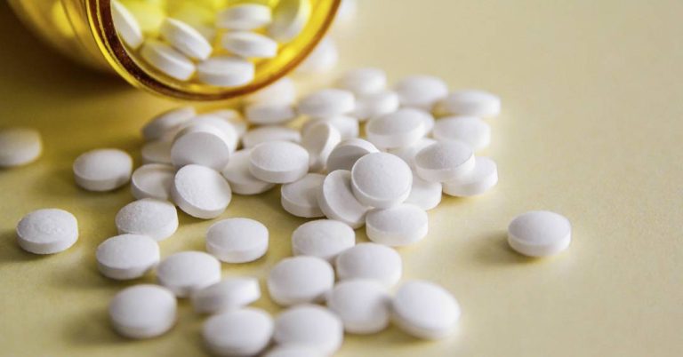 Nova pílula emagrecedora reduz 14% do peso e diminui 12 cm de cintura em mulheres na menopausa